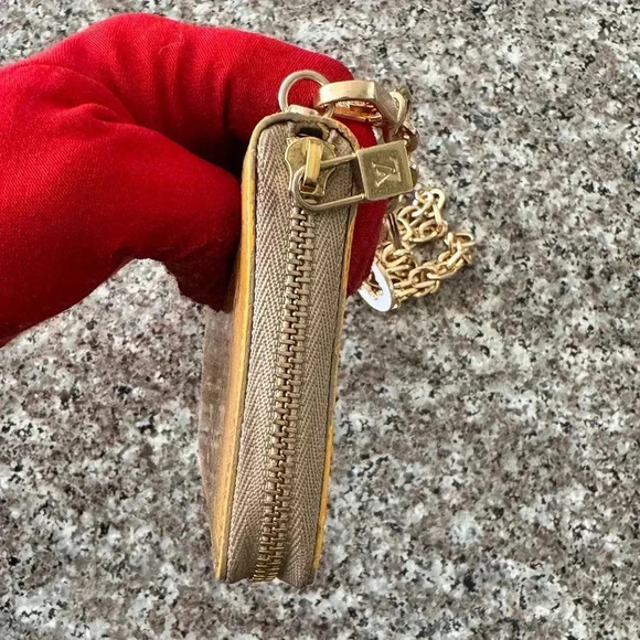 - CLouis Vuitton
Vintage 2000 Zippy Compact Wallet hand  painted converted - Picture 6 of 17